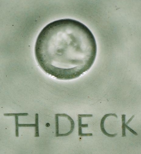 Cachet deck